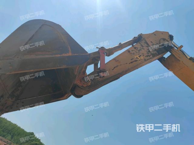 小臂整體左后(工作和回轉(zhuǎn)裝置) 小臂整體左后(工作和回轉(zhuǎn)裝置)