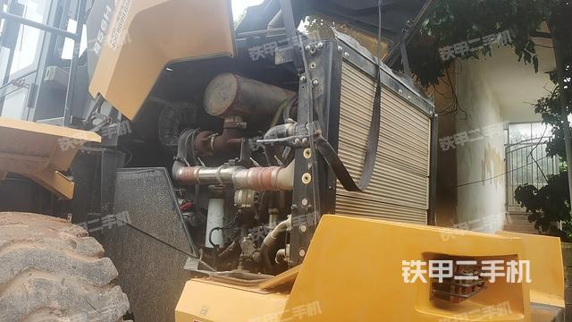 发动机左侧（整机外观及大件）