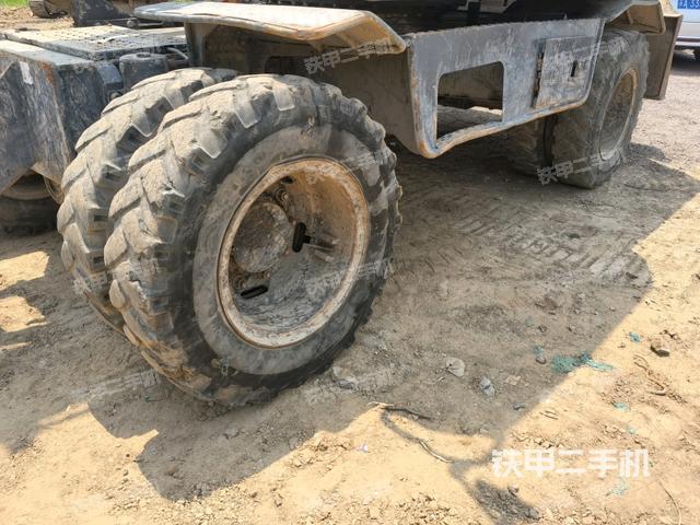 右側(cè)履帶整體(行走機(jī)構(gòu)) 右側(cè)履帶整體(行走機(jī)構(gòu))