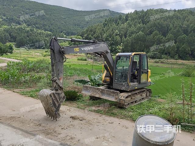 沃尔沃EC80D挖掘机