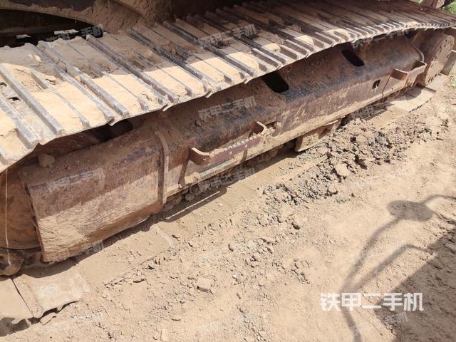 左側(cè)履帶整體?(行走機(jī)構(gòu)) 左側(cè)履帶整體?(行走機(jī)構(gòu))