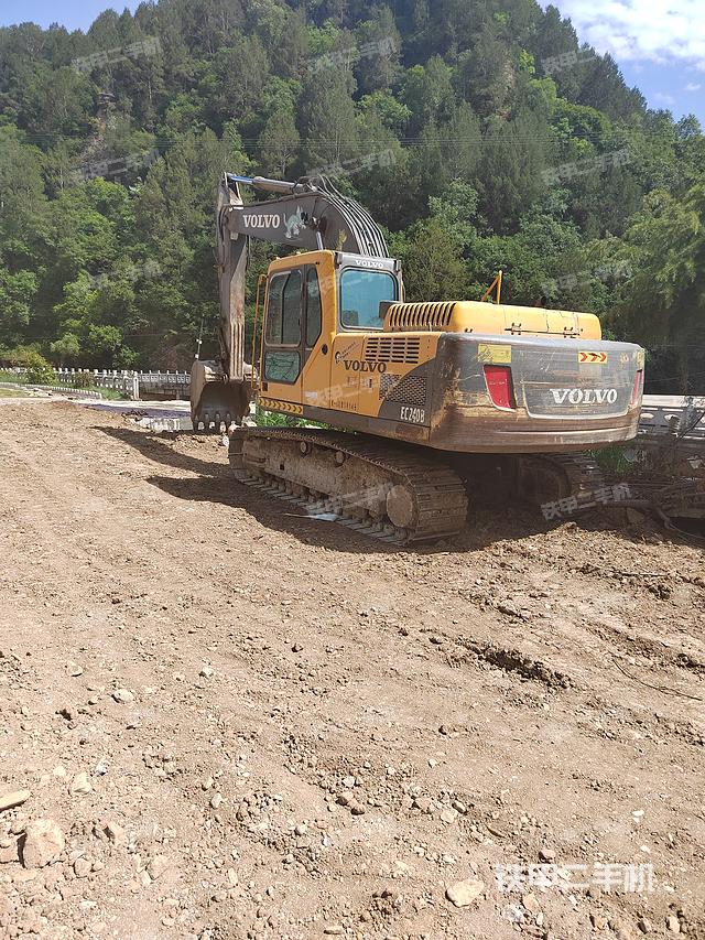 驾驶室整体（整机外观）