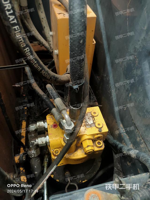 回转马达和主控阀（整机外观）