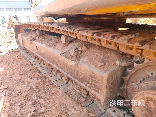 左側(cè)履帶整體?(行走機(jī)構(gòu)) 左側(cè)履帶整體?(行走機(jī)構(gòu))