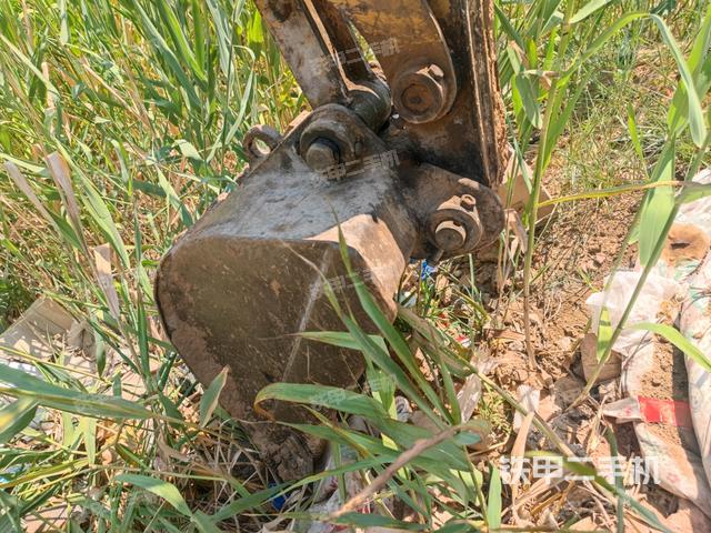 铲斗45度(工作和回转装置) 铲斗45度(工作和回转装置)