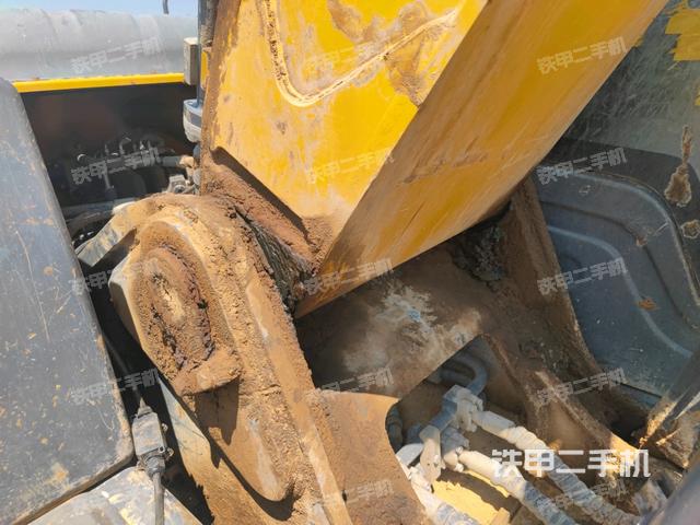 大臂根部?斜視(工作和回轉(zhuǎn)裝置) 大臂根部?斜視(工作和回轉(zhuǎn)裝置)