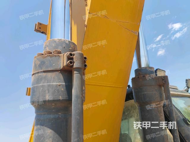 大臂油缸整體?豎拍(工作和回轉(zhuǎn)裝置) 大臂油缸整體?豎拍(工作和回轉(zhuǎn)裝置)