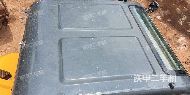 驾驶室顶部（整机外观）