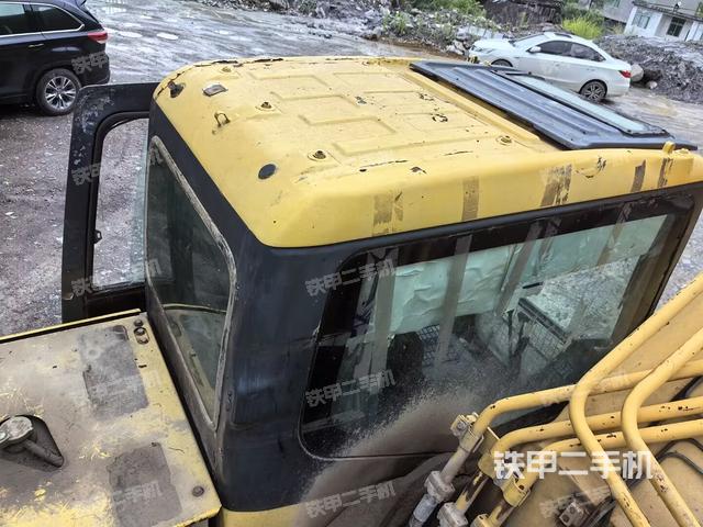 驾驶室顶部（整机外观）