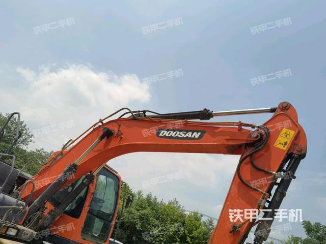 大臂整體?右側(cè)(工作和回轉(zhuǎn)裝置) 大臂整體?右側(cè)(工作和回轉(zhuǎn)裝置)