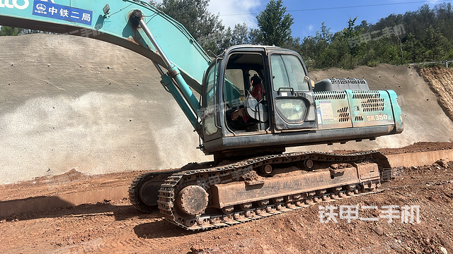 单侧履带整体（整机外观）