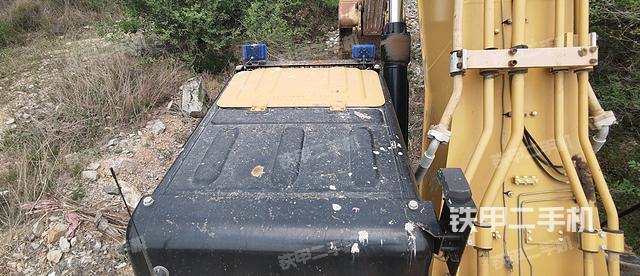 驾驶室顶部（整机外观）