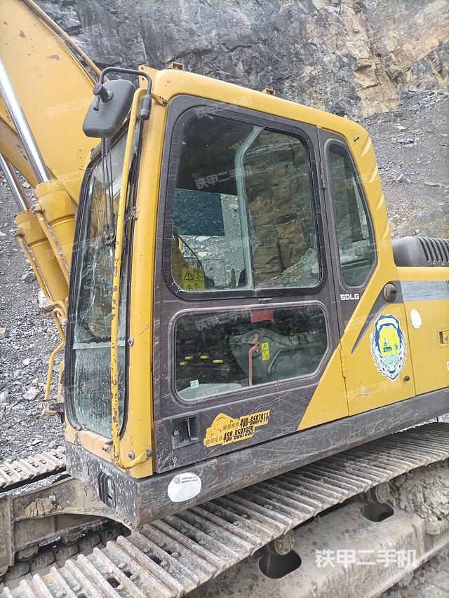 驾驶室整体（整机外观）