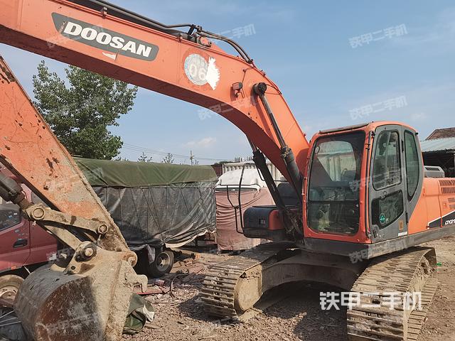 斗山DX215-9C挖掘机