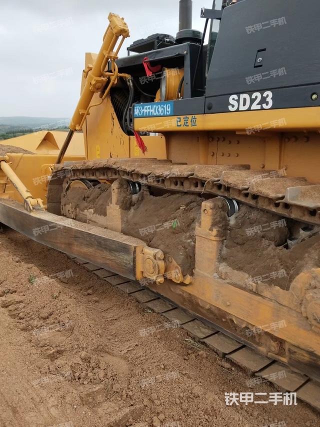 整机左侧（设备外观及核心部件）