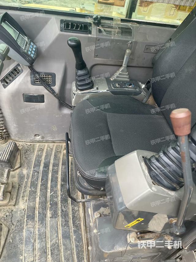 驾驶室整体（整机外观）