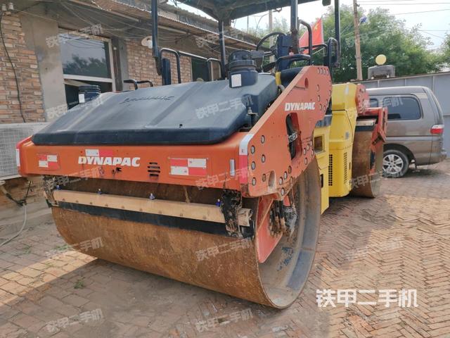 戴納派克CC624HF壓路機(jī)