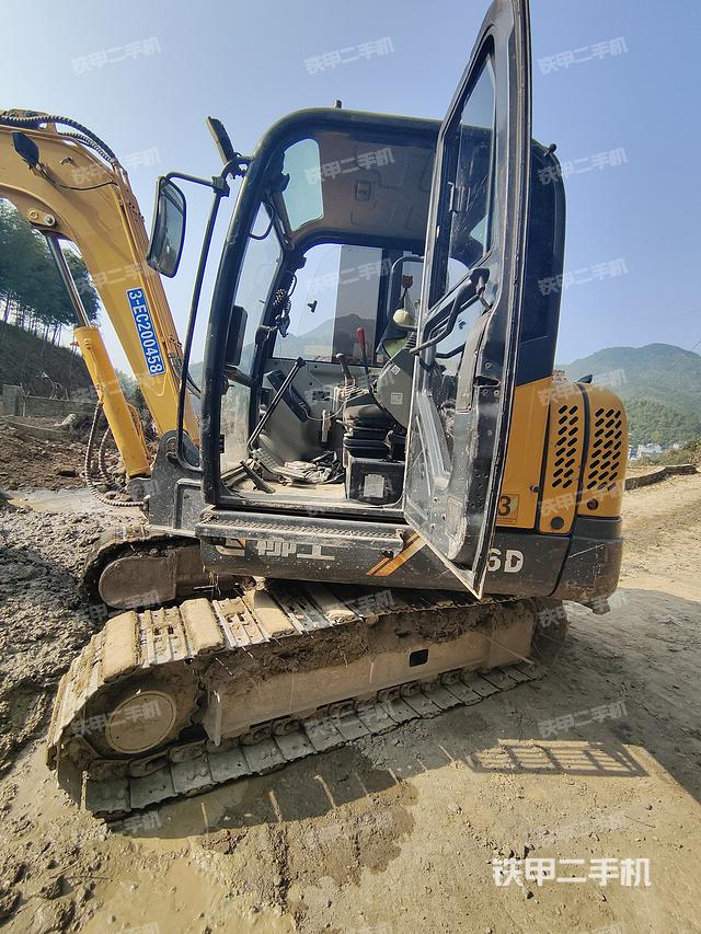 单侧履带整体（整机外观）