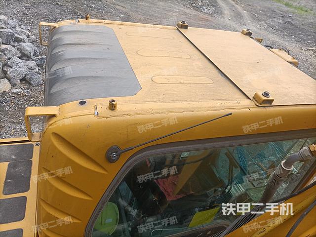 驾驶室顶部（整机外观）