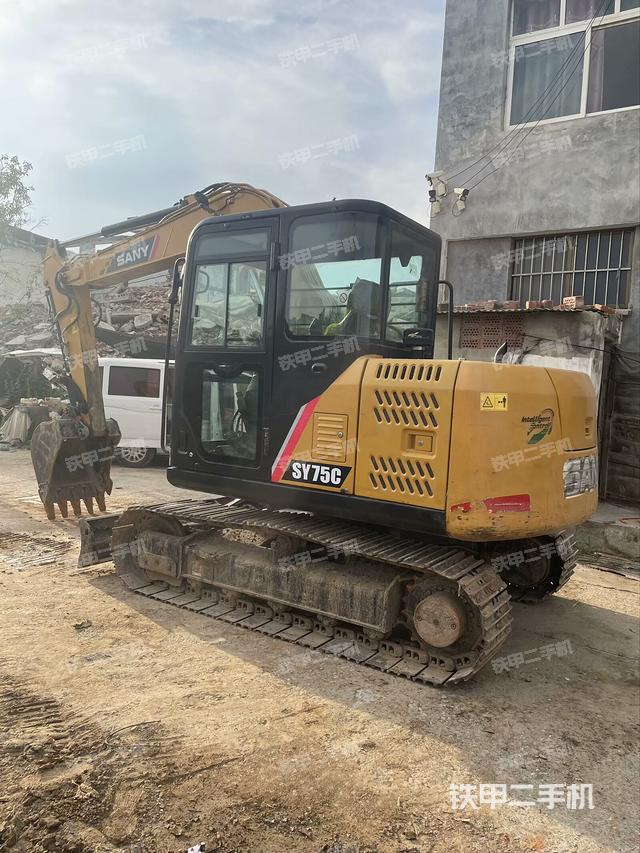 駕駛室頂部(整機外觀) 駕駛室頂部(整機外觀)