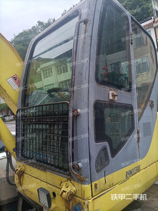 驾驶室整体（整机外观）