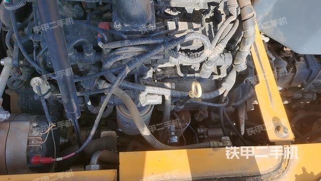 回转马达和主控阀（整机外观）