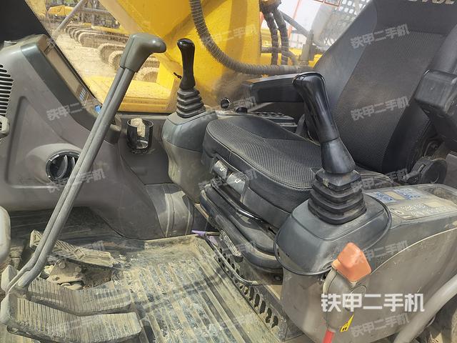 驾驶室整体（整机外观）