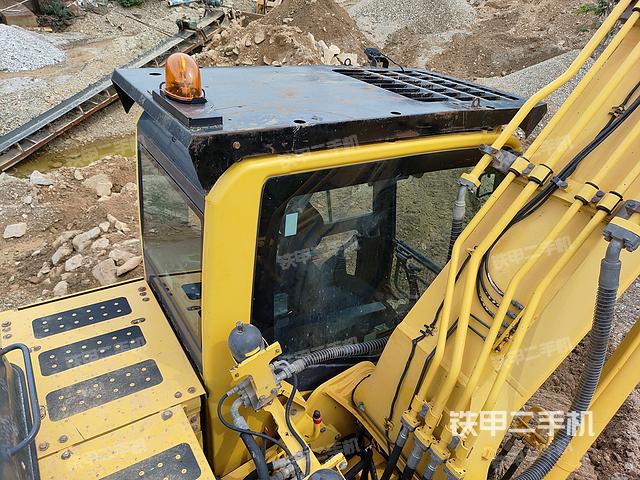 驾驶室顶部（整机外观）