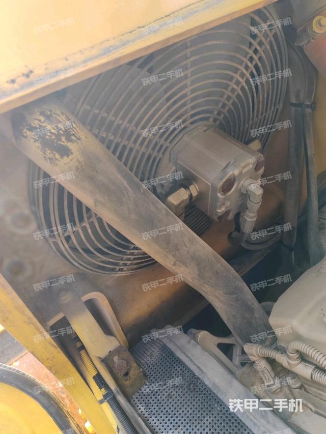 風扇及皮帶（壓路機發(fā)動機艙）