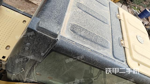 驾驶室顶部（整机外观）