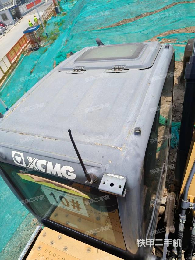 驾驶室顶部（整机外观）