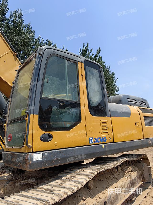 驾驶室整体（整机外观）