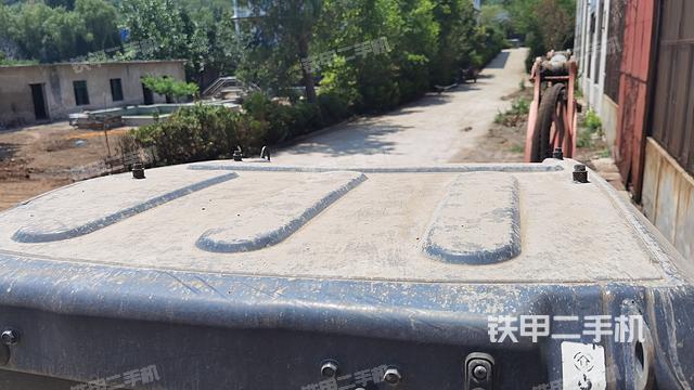 驾驶室顶部（整机外观）