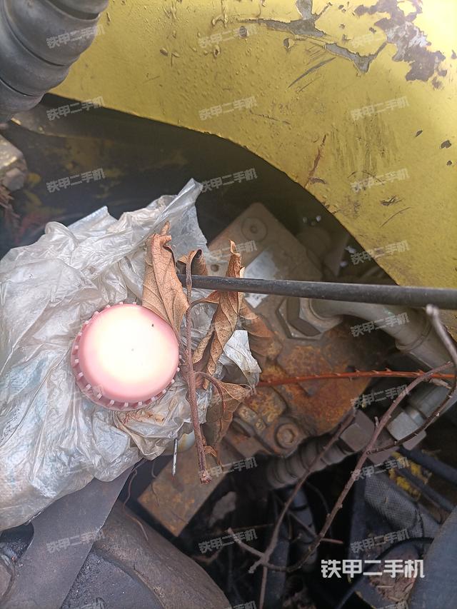 回转马达和主控阀（整机外观）