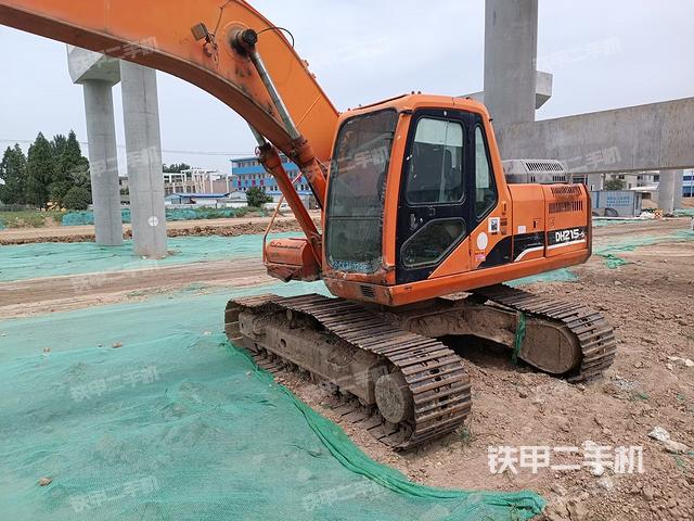 斗山DH215-9挖掘机