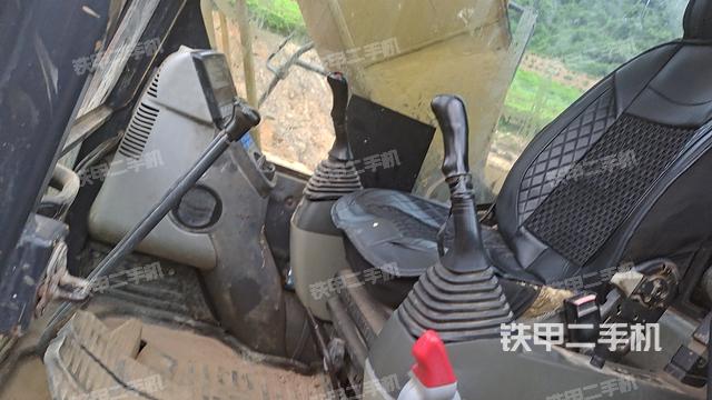 驾驶室整体（整机外观）