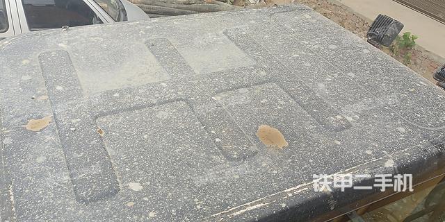 驾驶室顶部（整机外观）