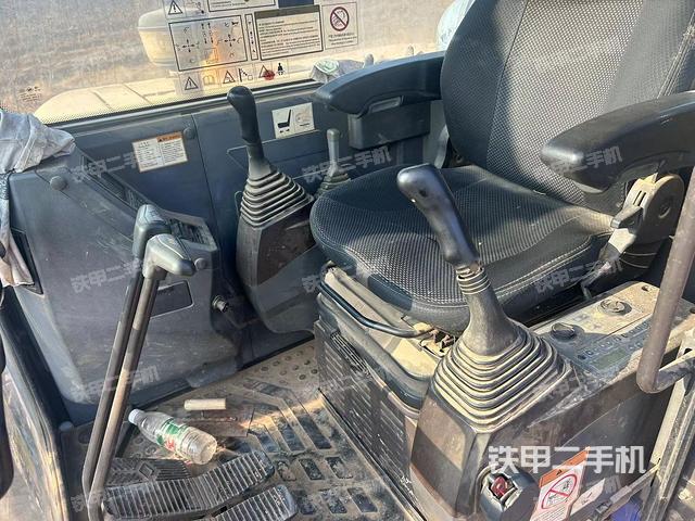 驾驶室整体（整机外观）