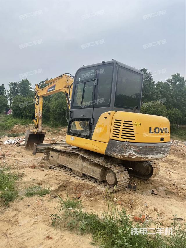 驾驶室顶部（整机外观）