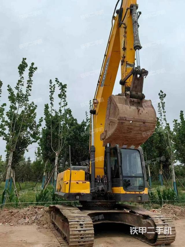 驾驶室顶部（整机外观）