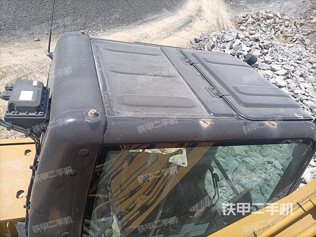 驾驶室顶部（整机外观）