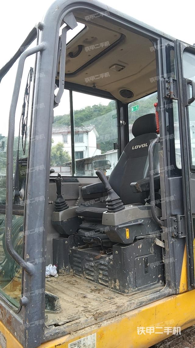 驾驶室整体（整机外观）