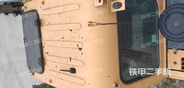 驾驶室顶部（整机外观）