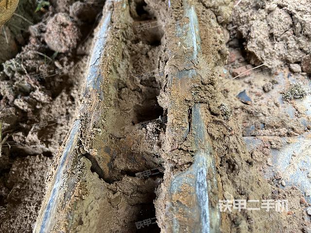 单侧履带整体（整机外观）