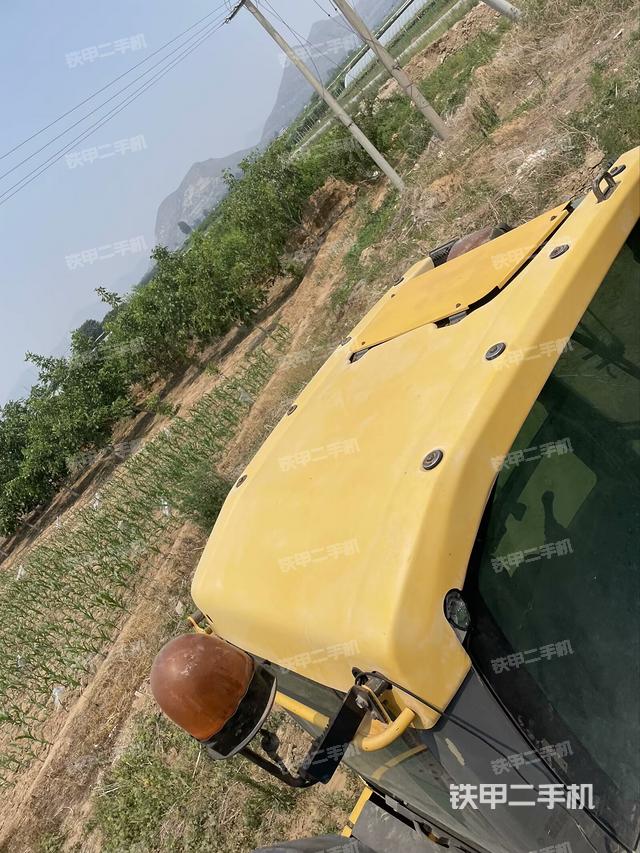 驾驶室顶部（整机外观）