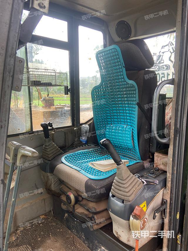 驾驶室整体（整机外观）