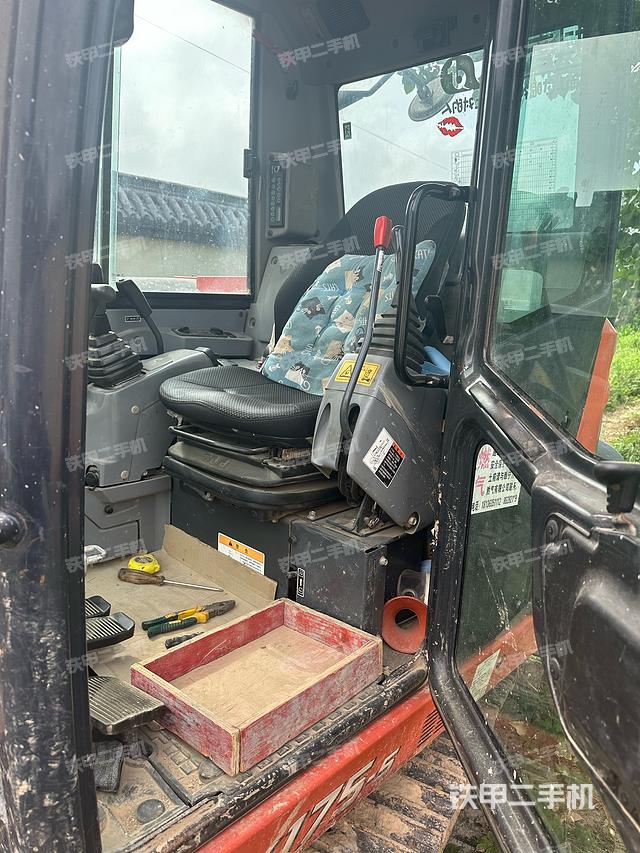 驾驶室整体（整机外观）