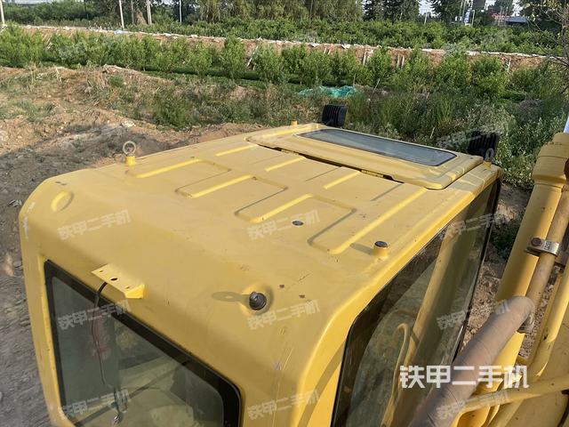 驾驶室顶部（整机外观）