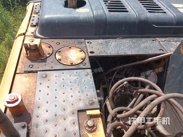 回转马达和主控阀（整机外观）