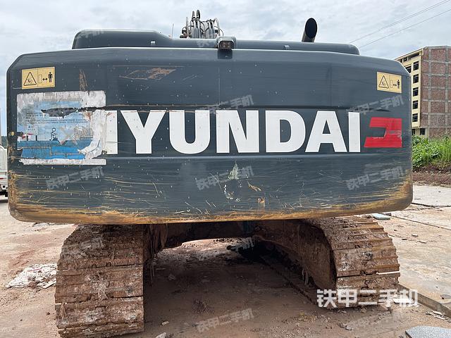 驾驶室顶部（整机外观）